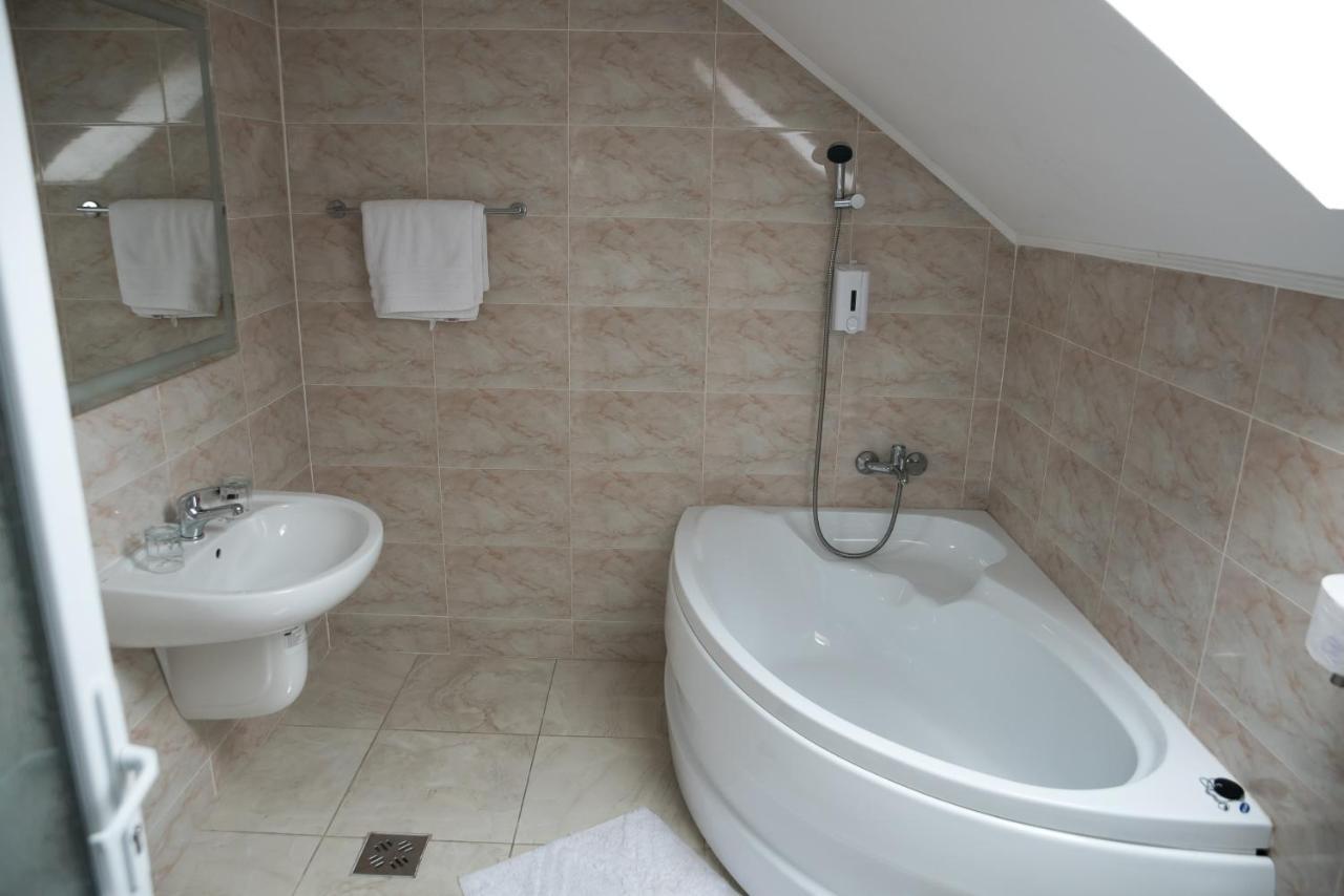 Step Inn Alba Iulia Ngoại thất bức ảnh